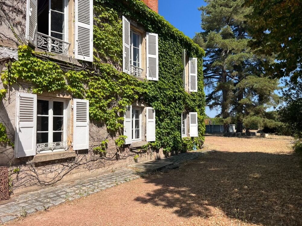 Propriete à vendre 8 pièces Proche de ROANNE (42)