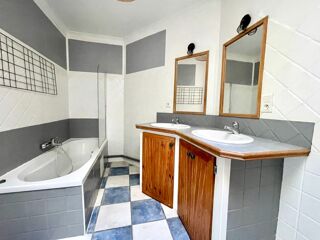  Immeuble � vendre 180 m�