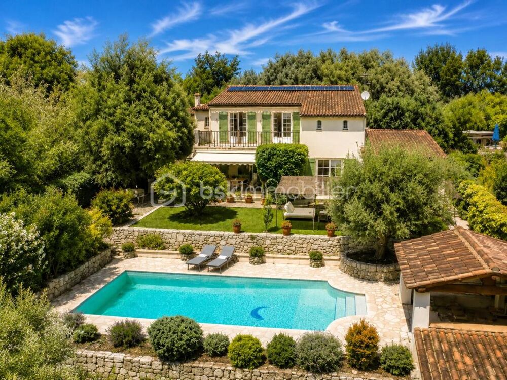 Vente Propriété/Château Vence – Élégante propriété de 210 m² avec piscine, jardin paysager et potentiel de 5 chambres Vence