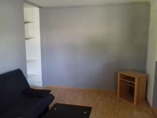  Appartement à louer 2 pièces 45 m²