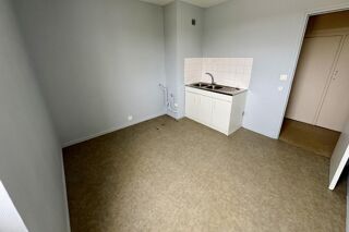  Appartement à louer 5 pièces 90 m²