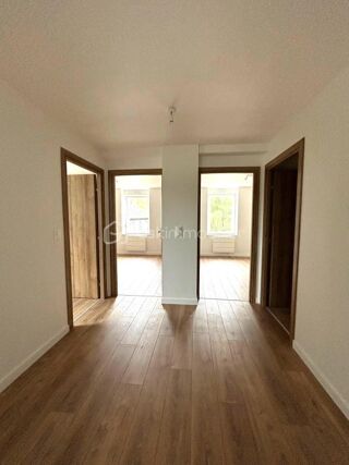  Appartement à louer 4 pièces 73 m²