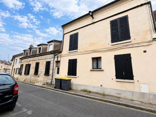  Immeuble à vendre 14 pièces 311 m²