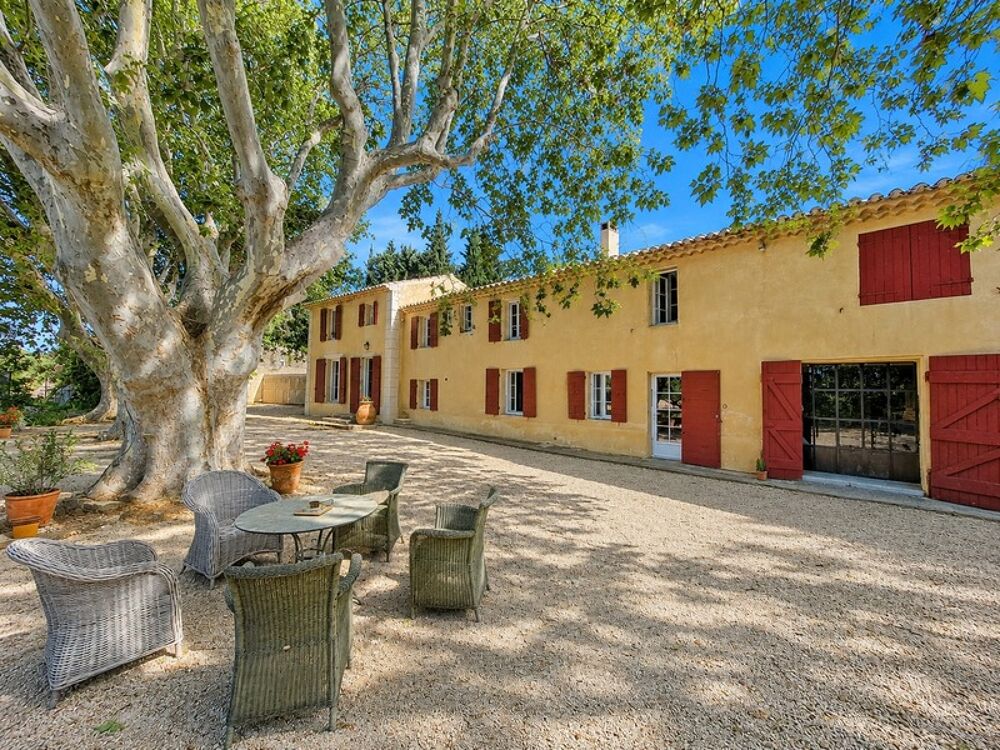 VELAUX  DOMAINE D'EXCEPTION DE 3,45 HECTARES AUX PORTES D'AIX-EN-PROVENCE
