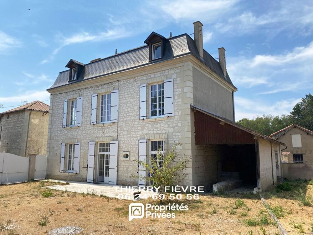 A VENDRE 86120 LES TROIS MOUTIERS Maison bourgeoise de 299 m2 avec jardin et dépendance
