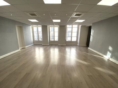 Bureaux lumineux, climatis&eacute;s, avec de beaux volumes 2800 75002 Paris