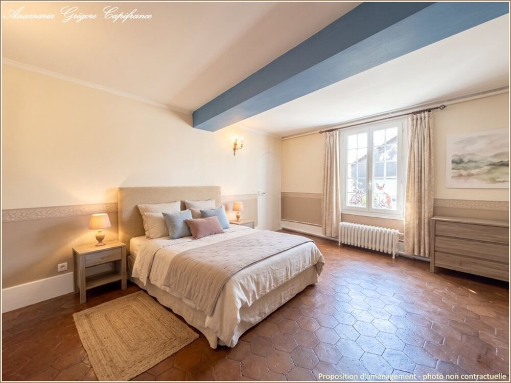 Exceptionnelle maison de ville à Courville : 250m², 6 chambres & piscine Intérieure  À 15 min de Chartres