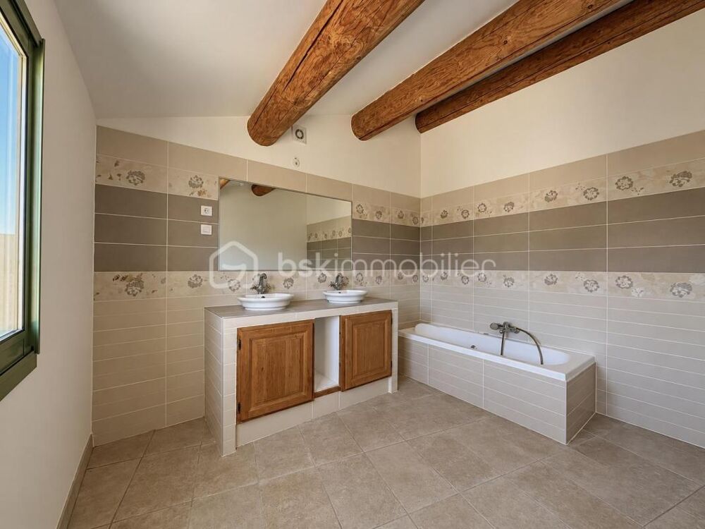 à vendre  Propriété/château Mudaison (34130)