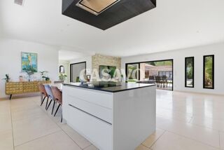  Propriété/château à vendre 6 pièces 300 m²