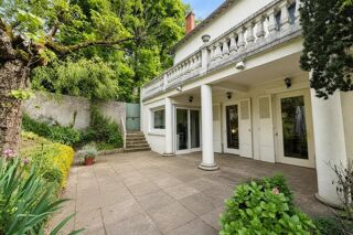  Propriété/château à vendre 5 pièces 160 m²