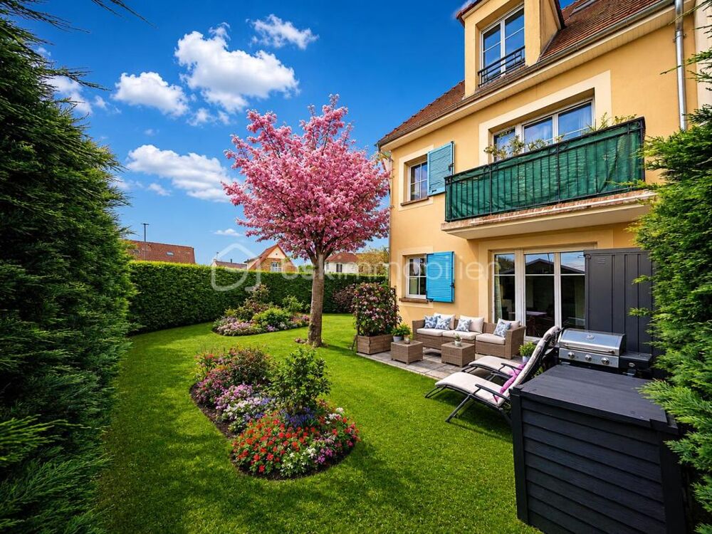 Aux Essarts-le-Roi, appartement de 51 m² avec jardin privatif d'environ 100 m² et un double garage de 27 m²