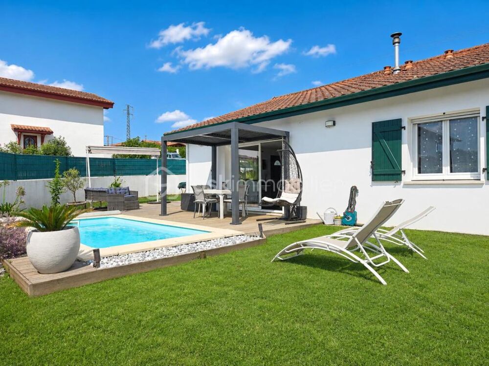 Maison de plain-pied de 2017 avec 4 chambres et piscine