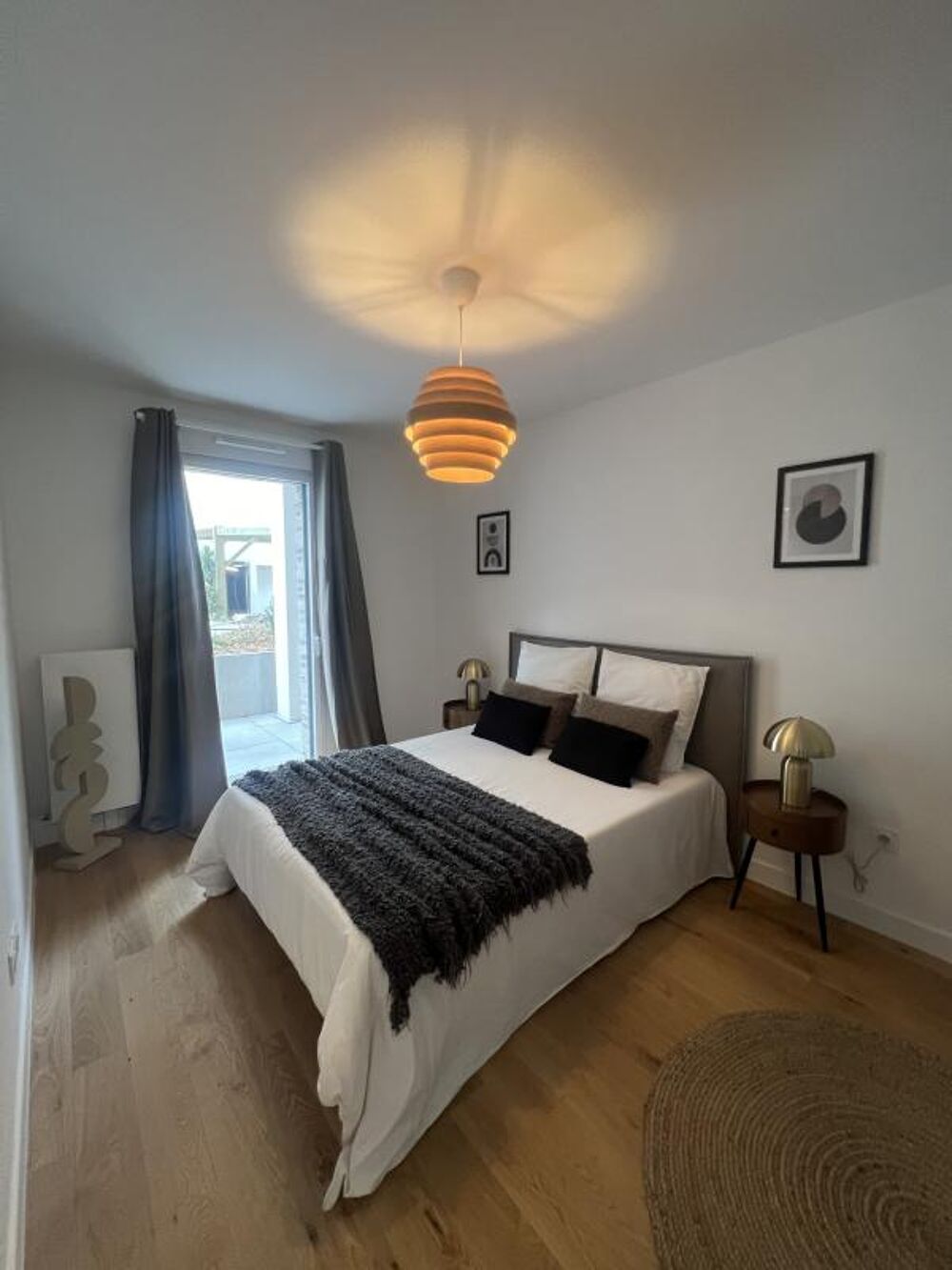 **RETOUR A LA VENTE - 3 PIECES Deja livré + Rez de JARDIN au CALME - Parking - Proche Ligne 12 Corentin Celton