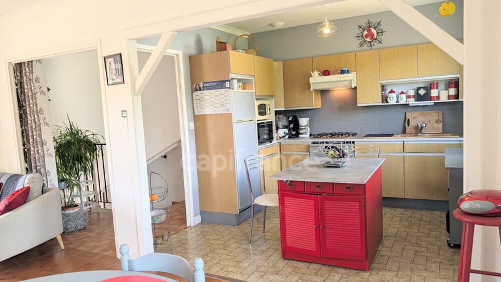 Vente Maison Maison à vendre GENSAC LA PALLUE avec ses 140 m² habitables et son jardin arboré Gensac la pallue
