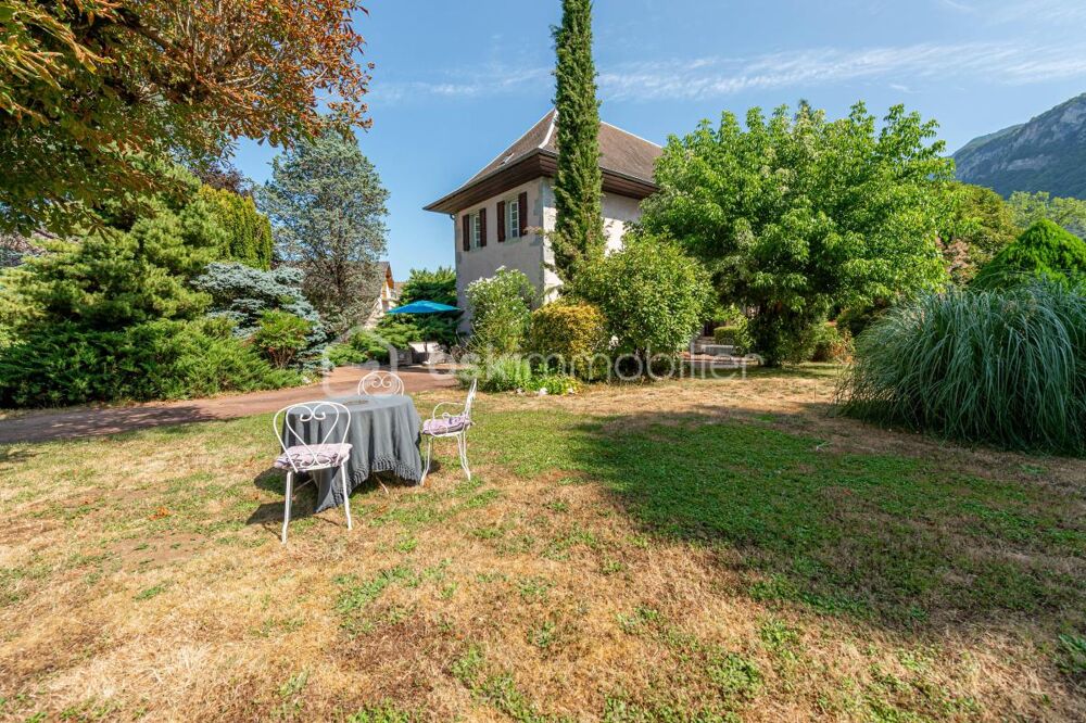 Belle maison de Maître de caractère / Terrain arboré / Sous-sol complet