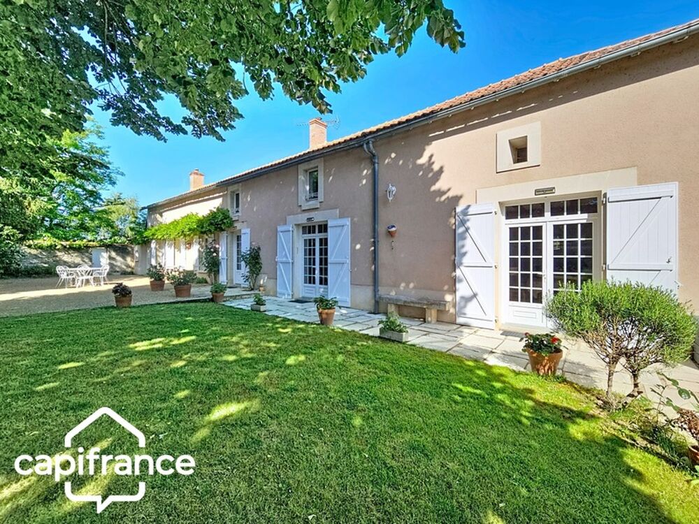 Saint-Martin-de-Sanzay (79)  Maison en pierre rénovée 203 m²  vie de plain-pied  studio indépendant  dépendances  terrain 4