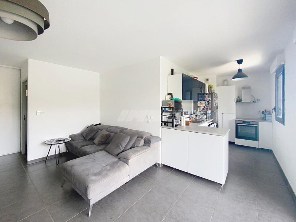 Marseille 13010  Appartement T3 lumineux avec terrasse, ascenseur et prestations récentes