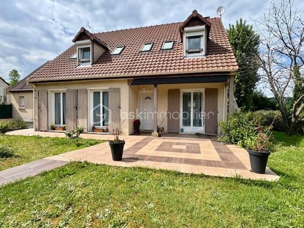 Charmante maison conviviale avec pavillon secondaire. En quête d'un bien combinant résidence principale et rentabilité, cette pr