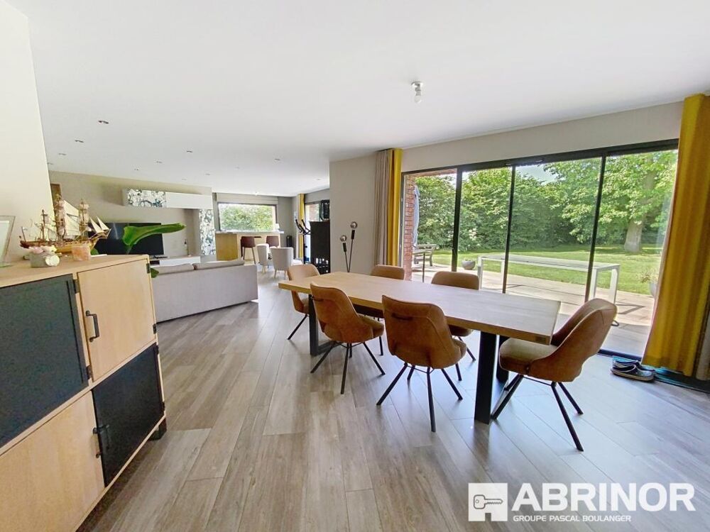 MAISON D'ARCHITECTE BÂTIE SUR 1721 M²