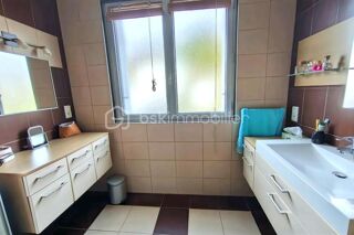  Maison  vendre 8 pices 215 m