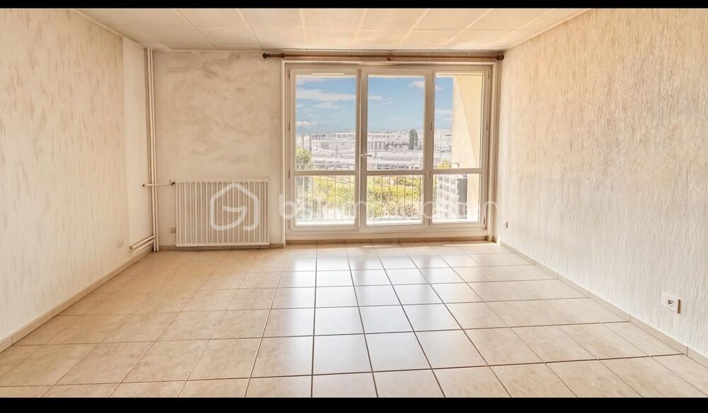 Vente Appartement Rosny-sous-Bois (Bois-Perrier / Marnaudes) – Élégant 2 pièces baigné de lumière avec balcon, cave et parking couvert Rosny sous bois