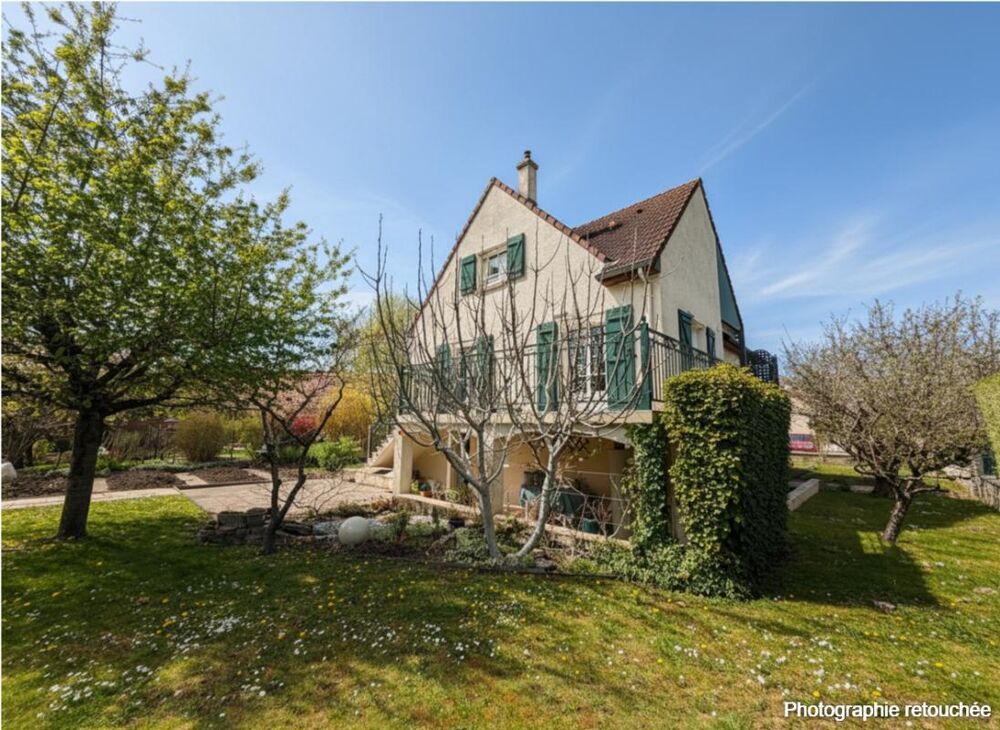 Maison 8 pièces 151 m² · à Chevigny Saint Sauveur · 151 m² · 421 000 €