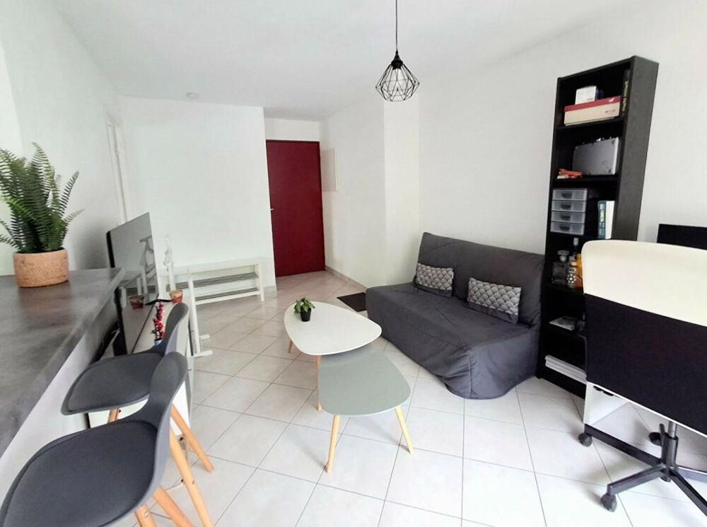 T2 avec balcon, parking privatif et piscine - À 5 mn du Campus