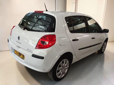 Clio III 1.2 75 CFT PK CLIM EXPRESSION 2005 occasion 06640 Saint-Jeannet