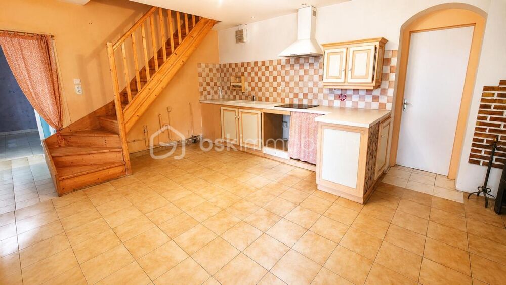 ? COUP DE COEUR  Maison familiale avec magnifique parc, chai en pierre 75m² attenant et dépendance non attenante 140m²