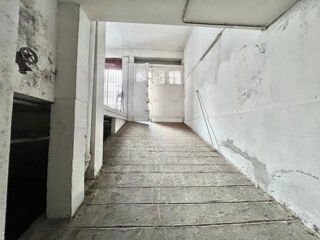  Parking / Garage à vendre 1 pièce 350 m²