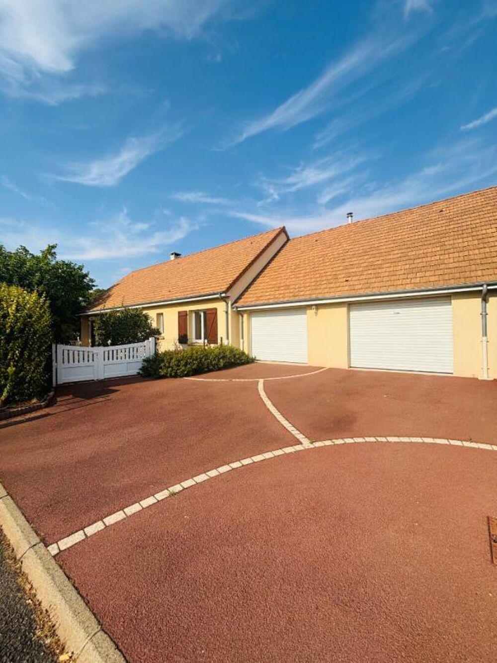 Maison Maison 111 m² + grand grenier ? Terrain 1173 m² sans vis-à-vis, double garage & clim