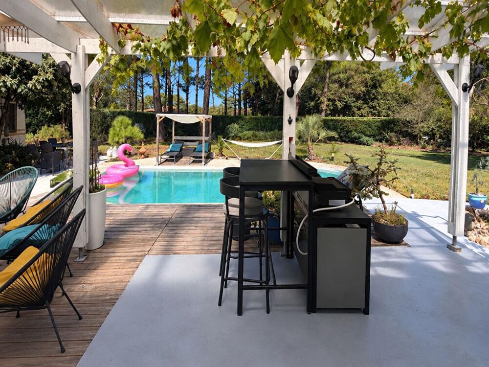 Vente Maison Maison Salles hyper centre 5 chambres 127m² + piscine sur 1600m² de terrain Salles