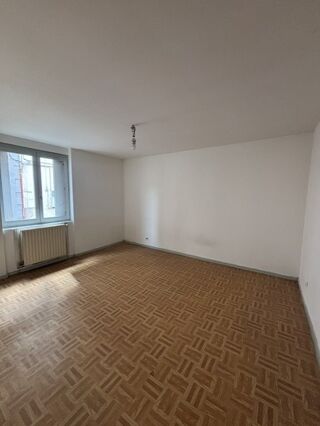  Appartement à louer 4 pièces 90 m²