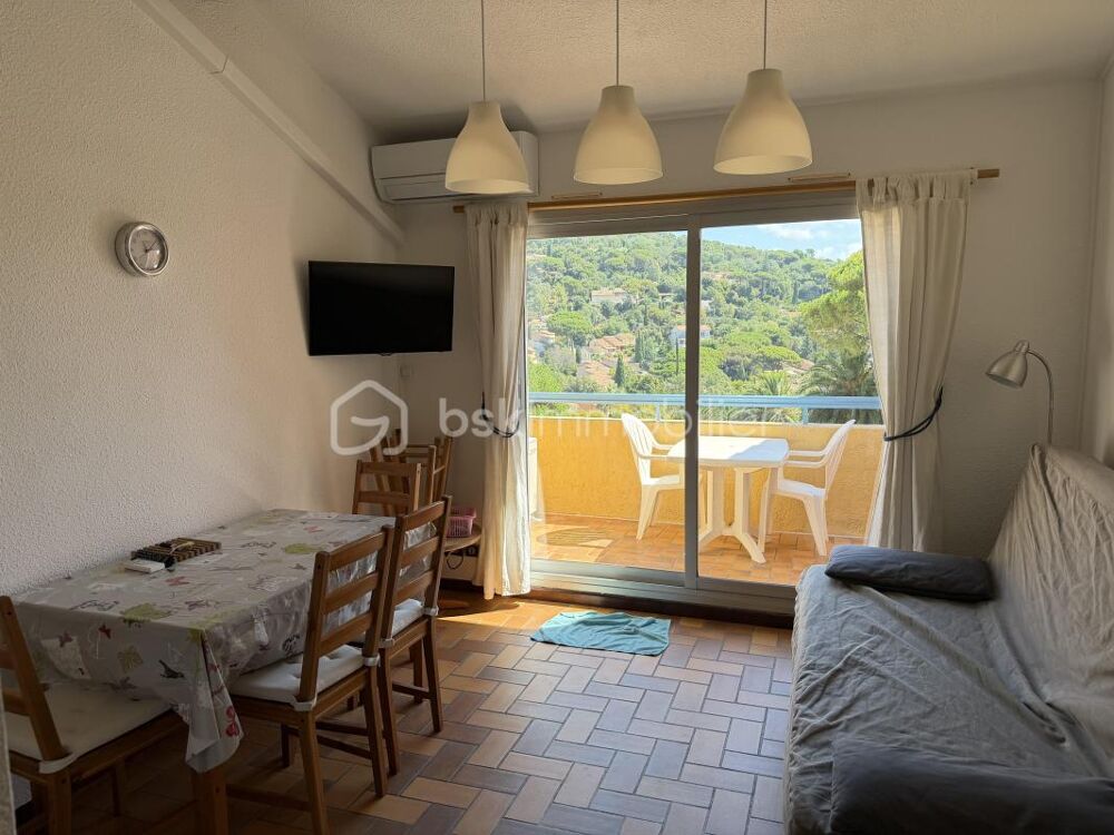 ? Cavalaire-sur-Mer  T2 de 35 m² avec mezzanine en EXCLUSIVITÉ Vue Piscine et aperçu Mer