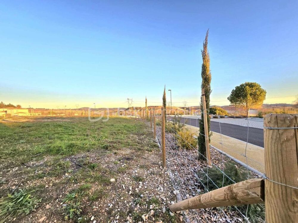Vente Terrain TERRAIN 664 m² CONSTRUCTIBLE et VIABILISE- Bienvenue chez VOUS ! Gignac