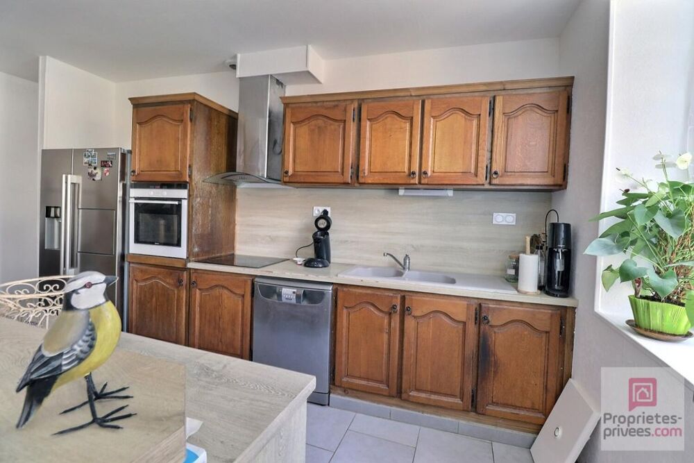 Vente Maison Deux Maisons 7 pièces dont 1 entièrement rénovée avec garage, dépendances + une autre maison attenante à rénover totalement Brizambourg