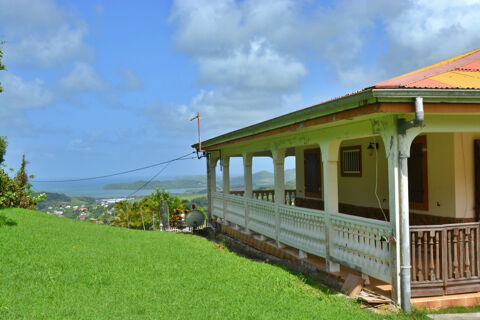 Dpt Martinique (972), à vendre LA TRINITE maison 5 pièces de 116 m² - Terrain de 2 000,00 m² 527900 La Trinit (97220)