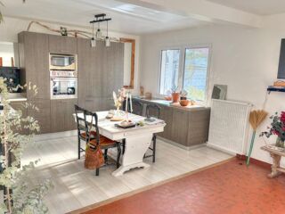  Maison � vendre 8 pi�ces 220 m�