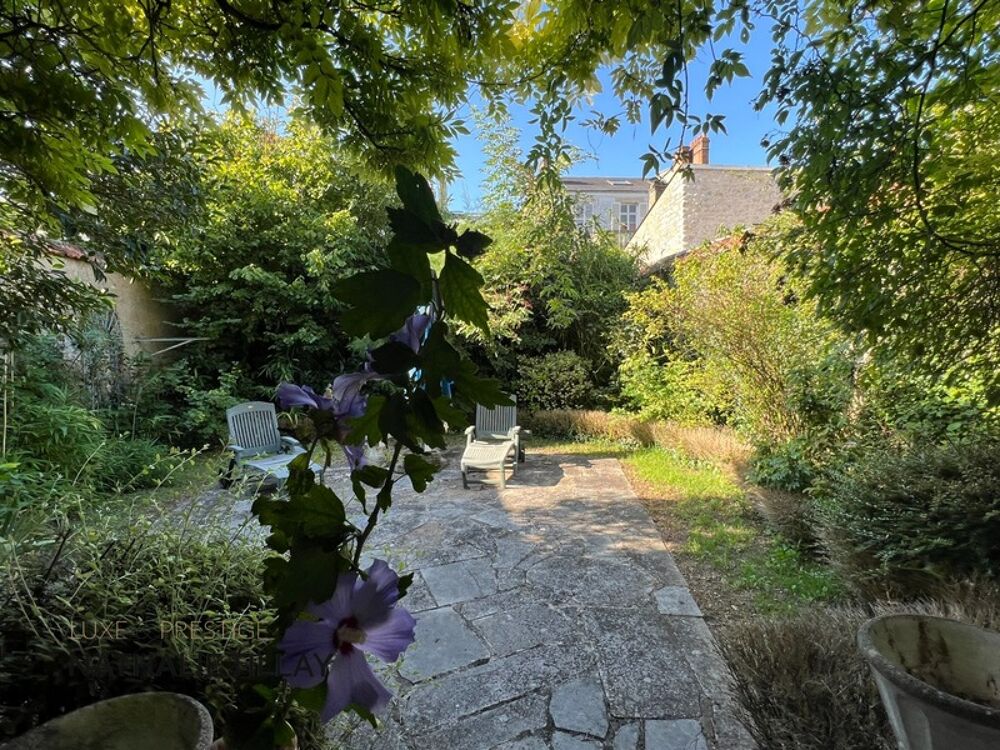 Orleans, centre, a vendre, hôtel particulier 400 m², jardin