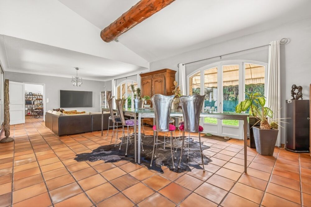 - CHATEAUNEUF LES MARTIGUES (13) - MAISON DE PRESTIGE - T10 - 3 SUITES PARENTALES + 3 CHAMBRES - PISCINE -TERRASSE - PARKING - C