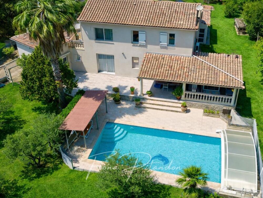 Vente Villa Villa avec piscine et dépendance sur terrain paysager Lauris