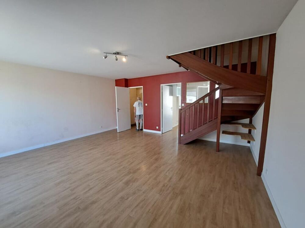 Vente Appartement SURZUR Appartement T3 en DUPLEX de 67,70 m2, lumineux. À pied du bourg Surzur