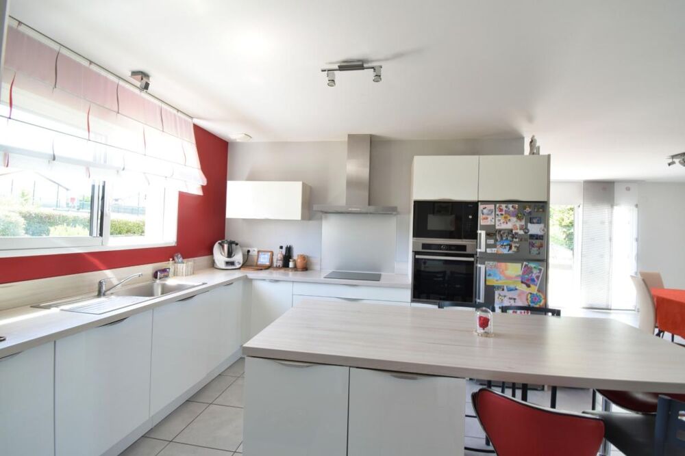 Vente Maison *** EXCLUSIVITE *** PLAIN-PIED 4 CHAMBRES, JARDIN ET GARAGE *** BILLOM 63160 Billom