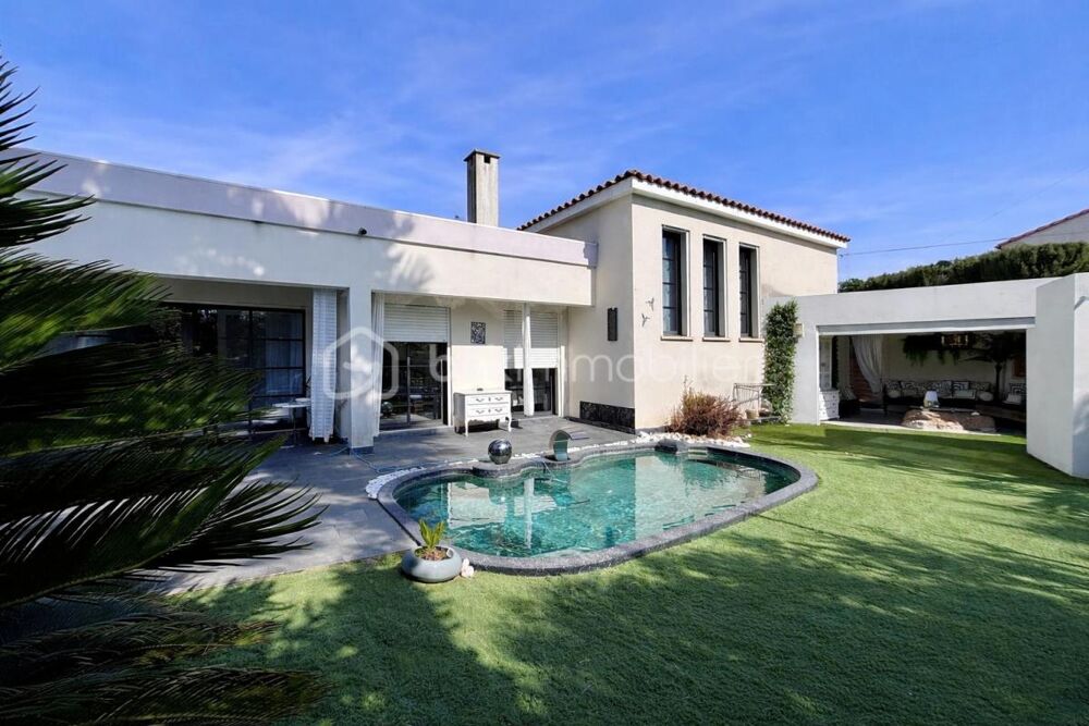 Agde  Maison T7 - Plain-Pied - avec Piscine, Jacuzzi et garage
