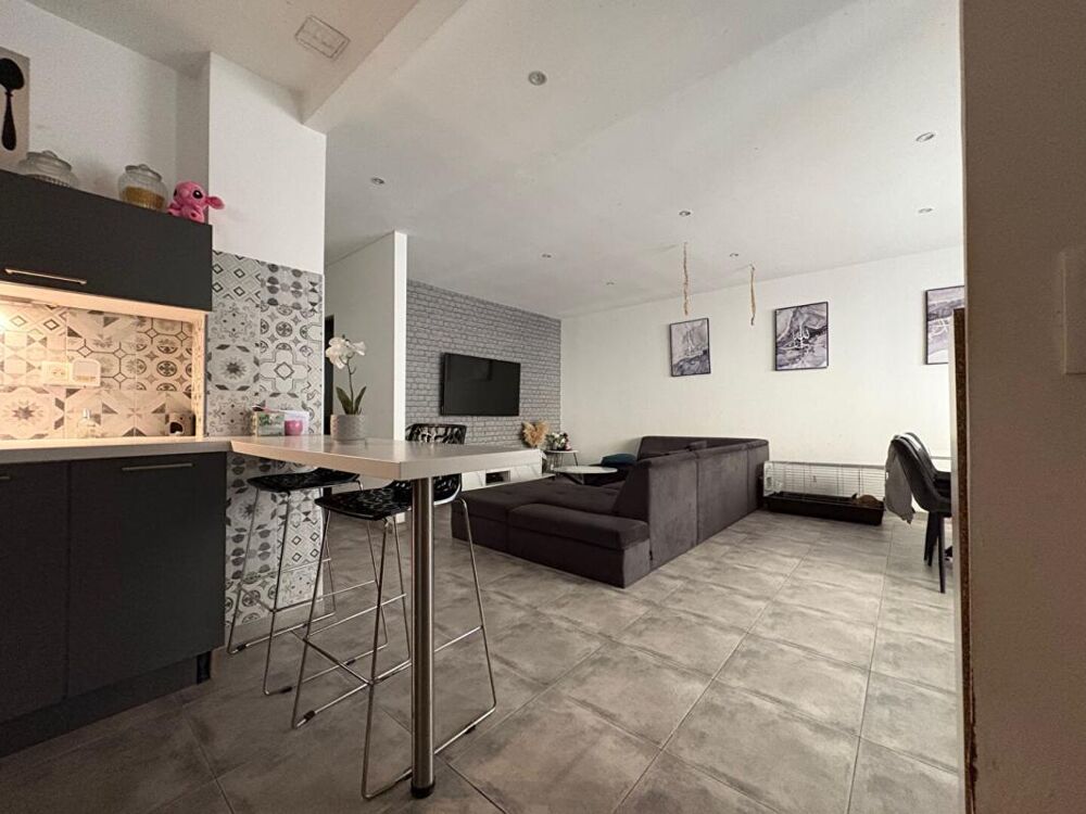 Vente Maison Maison  6 pièce(s) 136.77m2 Vias