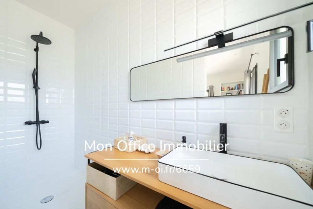 à vendre  Maison Vaugines (84160)