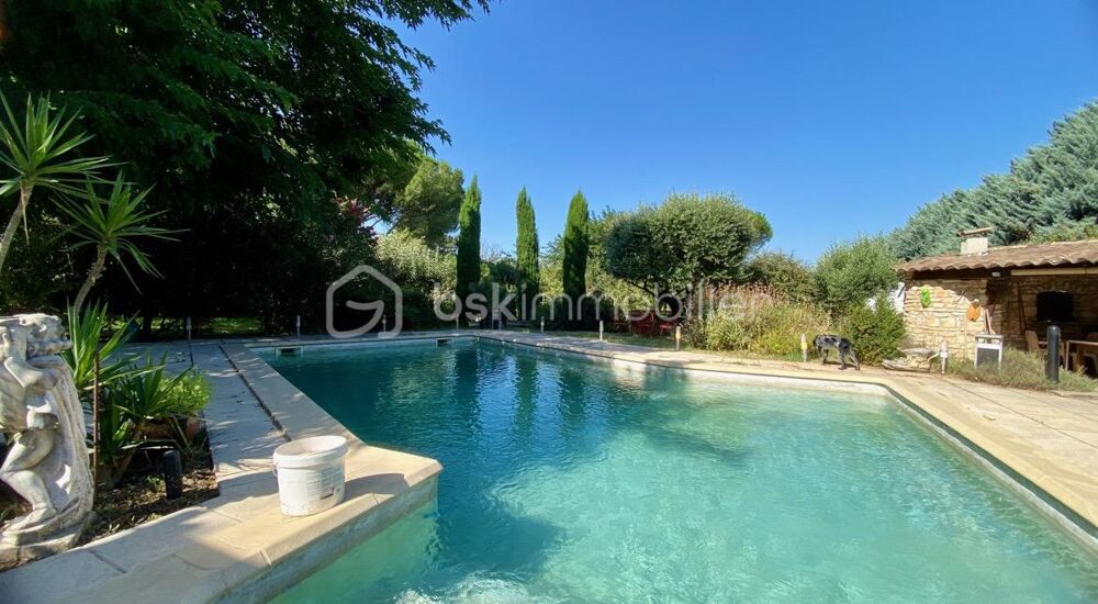 Maison de potentiel avec piscine