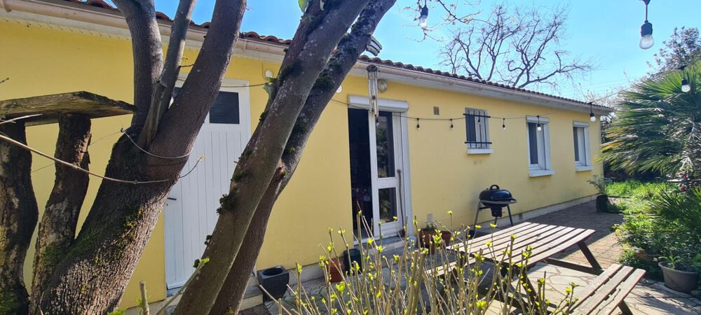 Maison Clisson 5 P . 3 Chs . Bureau . 81.29 M² . T 377 M² . Terrasse . Garage