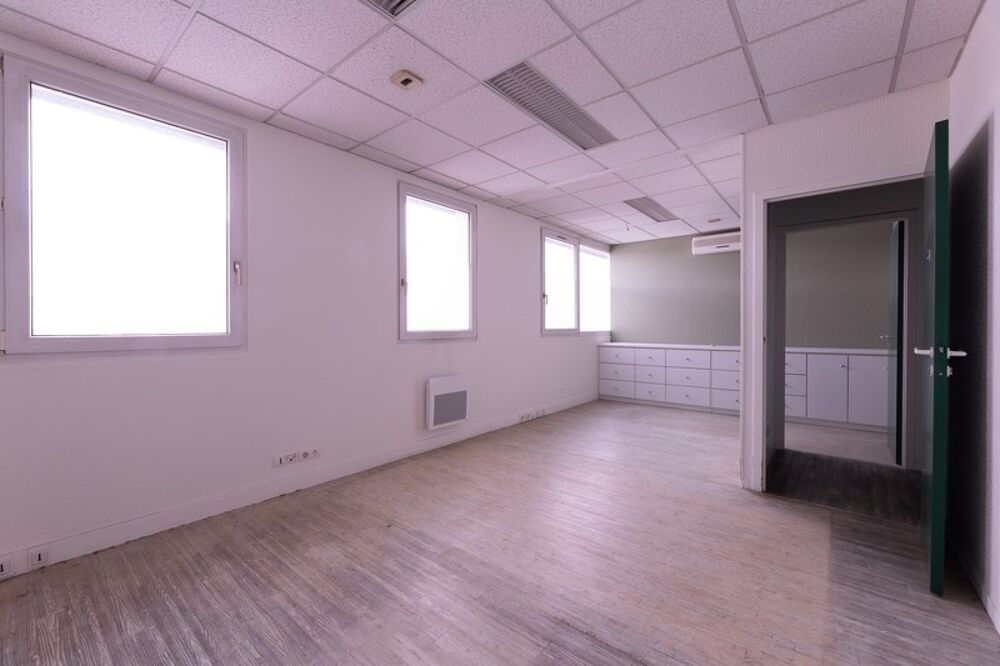PAU (64) - Place de Verdun - À vendre bureaux ou appartement de 235m2