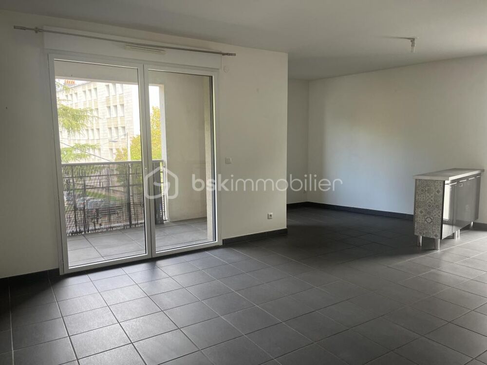 Vente Appartement À vendre – Appartement T2 avec balcon, cave et parking à La Riche La riche